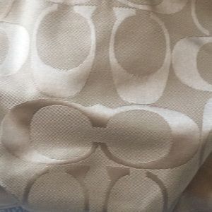 Coach Bags - Coach purse - great condition !! Coach Bags - Coach purse - great condition !!